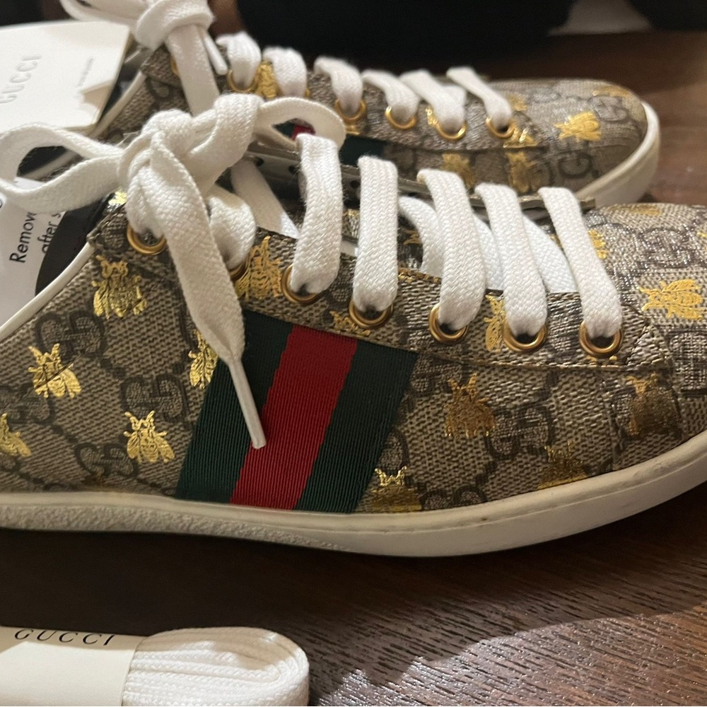 Women’s Gucci Ace Sneaker with Bees